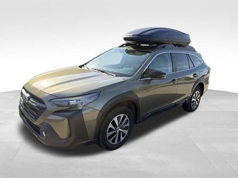 Used 2024 Subaru Outback Premium AWD/4WD image 8