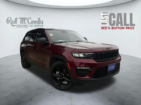 Used 2023 Jeep Grand Cherokee Limited w/ Black Appearance Package AWD/4WD image 1