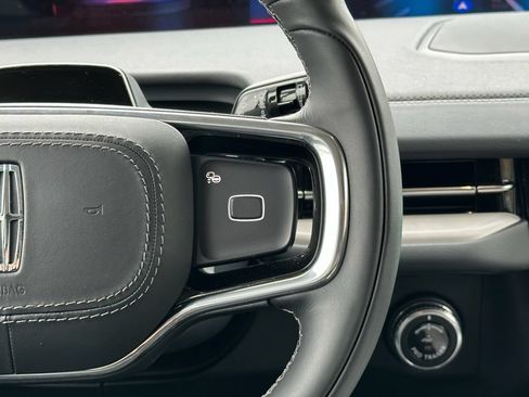 New 2025 Lincoln Navigator Reserve AWD/4WD image 10