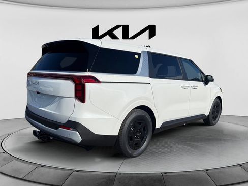 New 2026 Kia Carnival LX FWD image 5