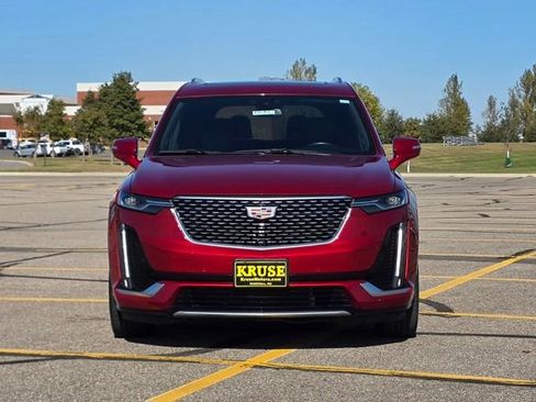 Used 2023 Cadillac XT6 Premium Luxury image 36