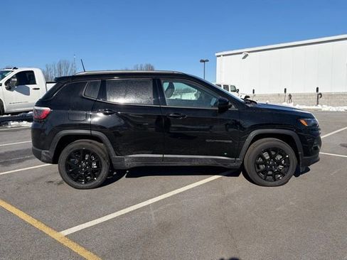 New 2026 Jeep Compass Latitude image 9