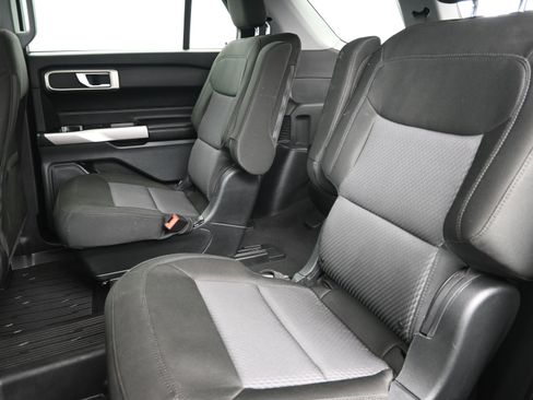 Used 2023 Ford Explorer XLT image 22