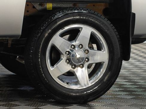 Used 2013 Chevrolet Silverado 2500 LT w/ Interior Plus Package AWD/4WD image 45