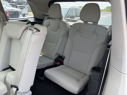 Used 2021 Volvo XC90 T6 Momentum w/ Climate Package AWD/4WD image 18