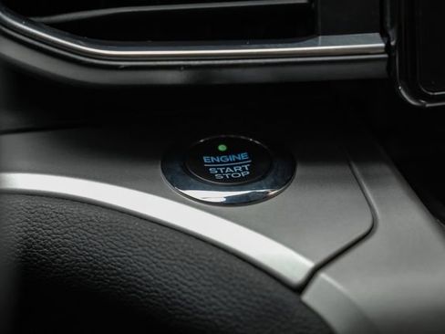 Used 2021 Ford Explorer XLT w/ Equipment Group 202A image 29