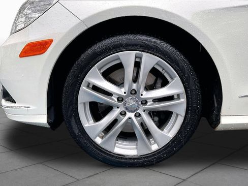Used 2011 Mercedes-Benz E 350 4MATIC Wagon image 10