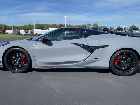 Used 2025 Chevrolet Corvette Z06 image 6