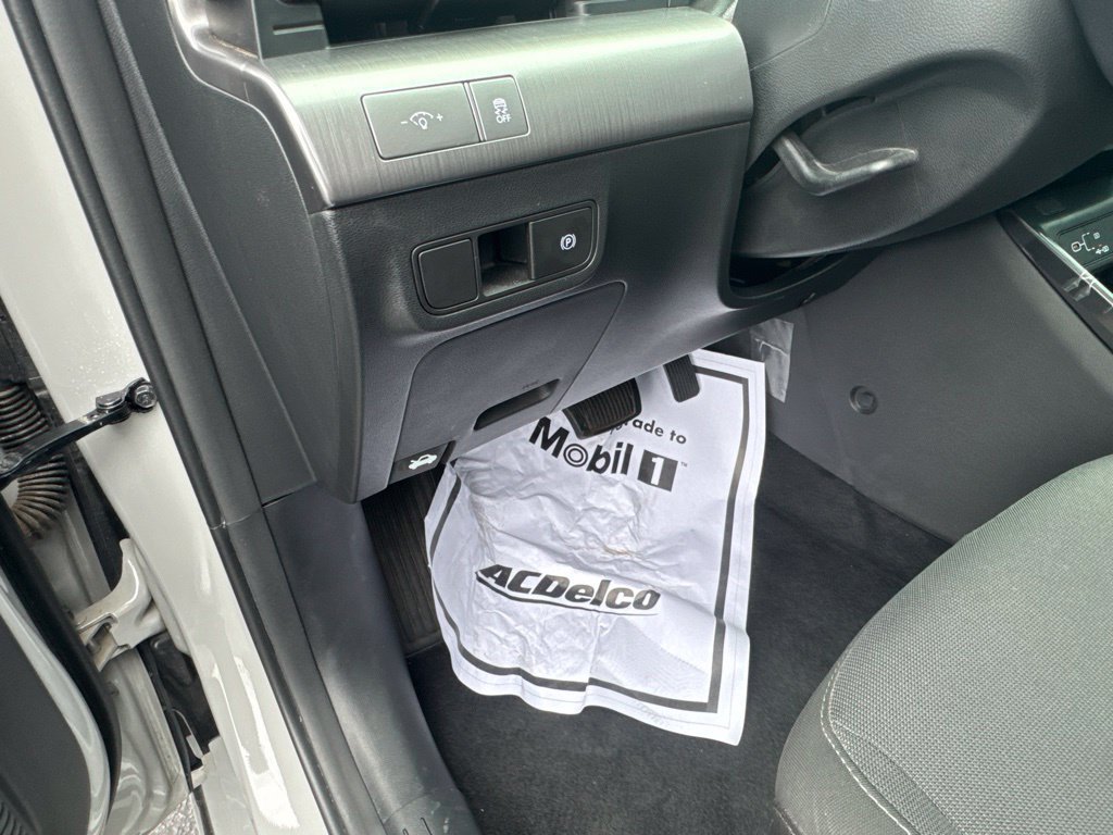 Used 2024 Hyundai Kona SEL FWD image 13