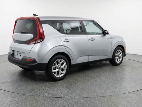 Used 2025 Kia Soul LX w/ LX Technology Package image 9