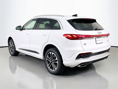 New 2025 Audi Q5 Premium image 5