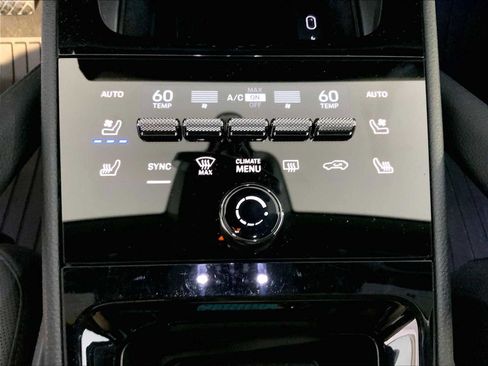 Certified 2026 Porsche Cayenne AWD/4WD image 37