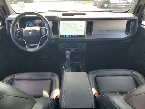 Used 2025 Ford Bronco Outer Banks AWD/4WD image 13