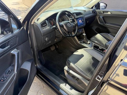 Used 2018 Volkswagen Tiguan SE FWD image 8