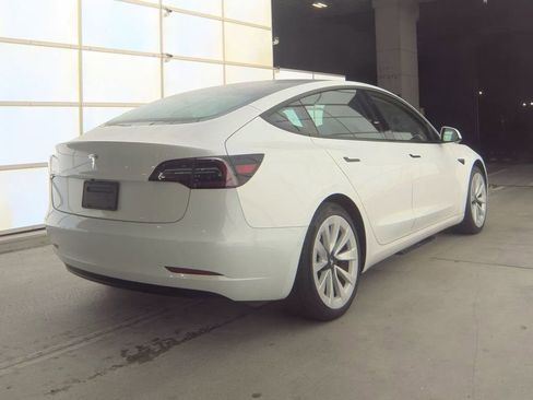 Used 2021 Tesla Model 3 Standard Range Plus image 6