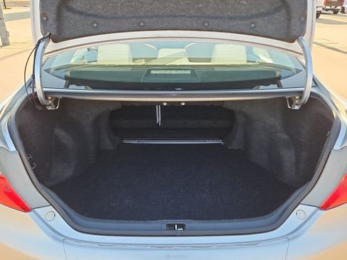 Used 2012 Toyota Camry LE FWD image 6