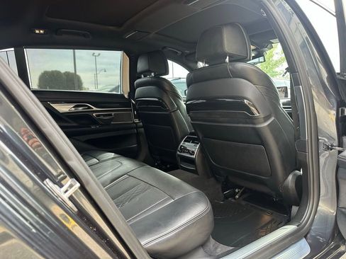 Used 2019 BMW 750i xDrive w/ Executive Package image 29