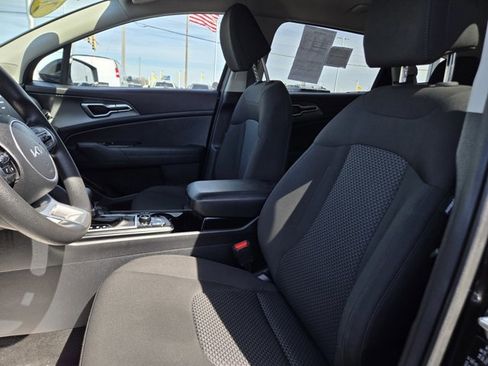Used 2025 Kia Sportage LX image 25
