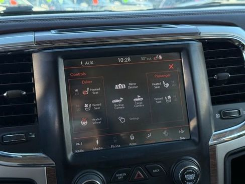 Used 2018 RAM 3500 Laramie w/ Convenience Group AWD/4WD image 18