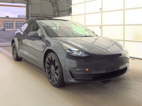 Used 2023 Tesla Model 3 Performance image 4