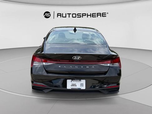 Used 2022 Hyundai Elantra SEL FWD image 8