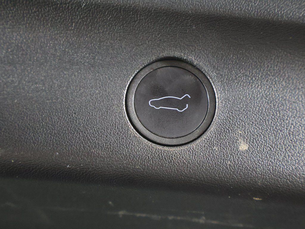 Used 2023 Tesla Model Y Long Range AWD/4WD image 24