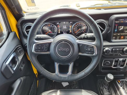 Used 2018 Jeep Wrangler Unlimited Sahara w/ Quick Order Package 24M Moab AWD/4WD image 12