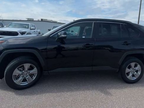 Used 2025 Toyota RAV4 XLE image 5