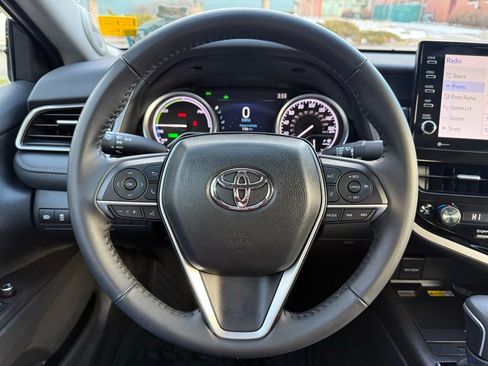 Used 2024 Toyota Camry XLE image 25