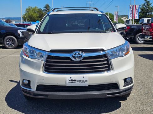 Used 2015 Toyota Highlander XLE AWD/4WD image 2
