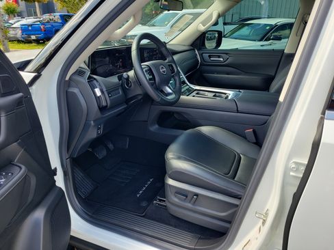 Certified 2025 Nissan Armada SV AWD/4WD image 12