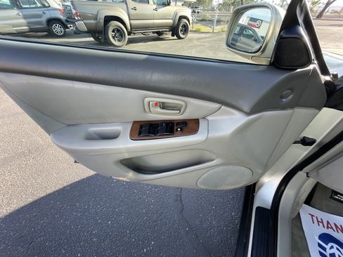 Used 1997 Lexus ES 330 FWD image 14