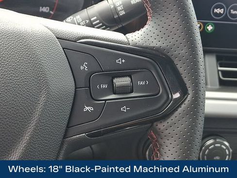 Used 2024 Chevrolet Trax RS FWD image 8