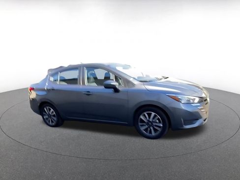Used 2025 Nissan Versa SV image 2