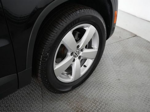 Used 2010 Volkswagen Tiguan SE AWD/4WD image 51