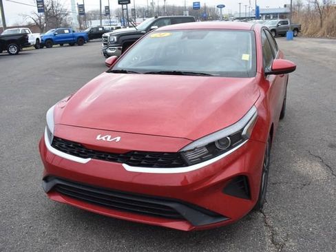 Used 2024 Kia Forte LXS image 7