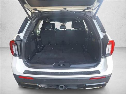 Used 2025 Ford Explorer ST-Line w/ ST-Line Street Pack image 16