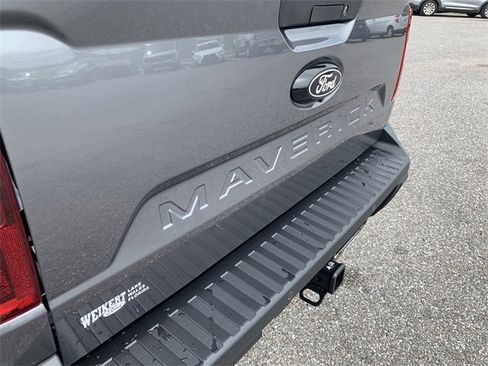 New 2025 Ford Maverick XLT w/ Black Appearance Package image 11