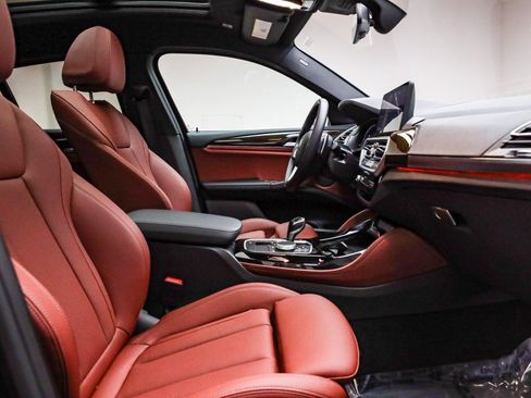 Used 2025 BMW X4 xDrive30i w/ Convenience Package image 18