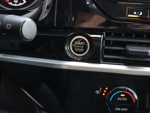 Used 2024 Nissan Pathfinder SL image 31