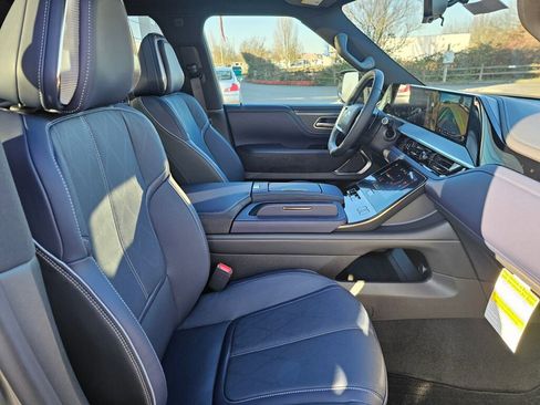 New 2026 INFINITI QX80 4WD image 11