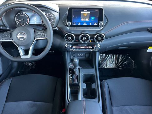 New 2025 Nissan Sentra SR w/ Midnight Edition image 11