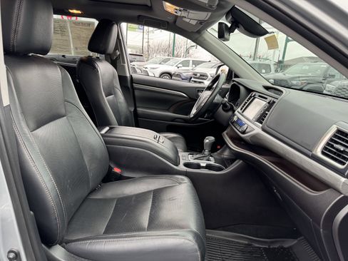 Used 2019 Toyota Highlander Limited image 43
