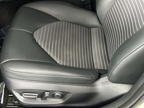 Used 2024 Toyota Camry SE w/ Convenience Package FWD image 12