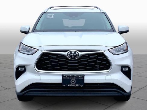 Used 2023 Toyota Highlander Limited AWD/4WD image 4