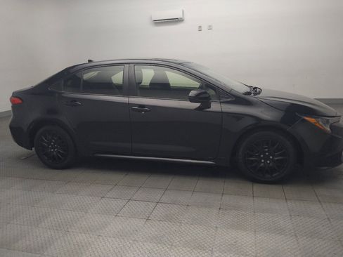 Used 2022 Toyota Corolla LE FWD image 11