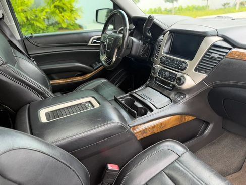 Used 2015 GMC Yukon XL Denali w/ Premium Package RWD image 15