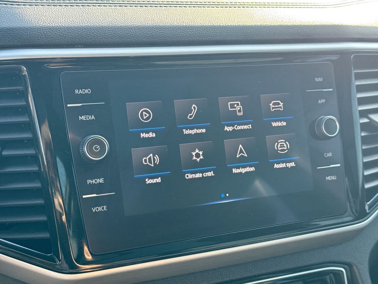Used 2021 Volkswagen Atlas Cross Sport SEL FWD image 35