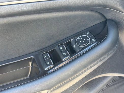 Used 2019 Ford Edge SEL w/ Equipment Group 201A FWD image 18