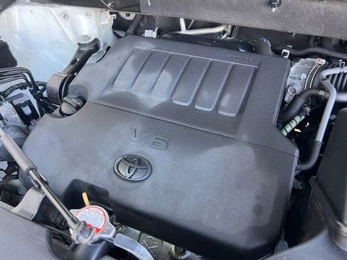 Used 2016 Toyota Highlander LE AWD/4WD image 28